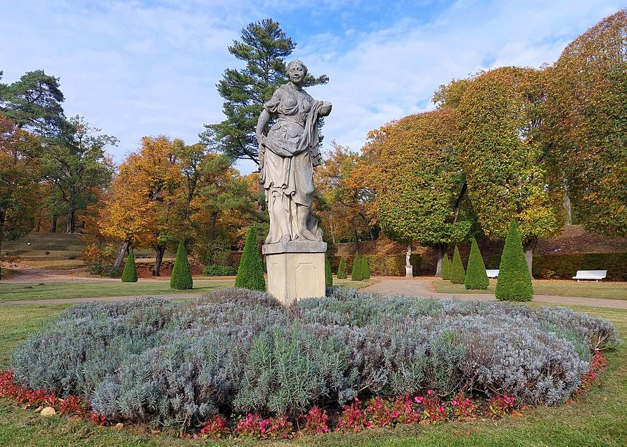 Jedna z rogalińskich figur