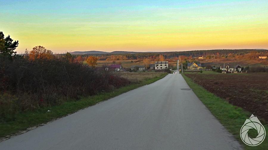 prosta w góry za Morawicą