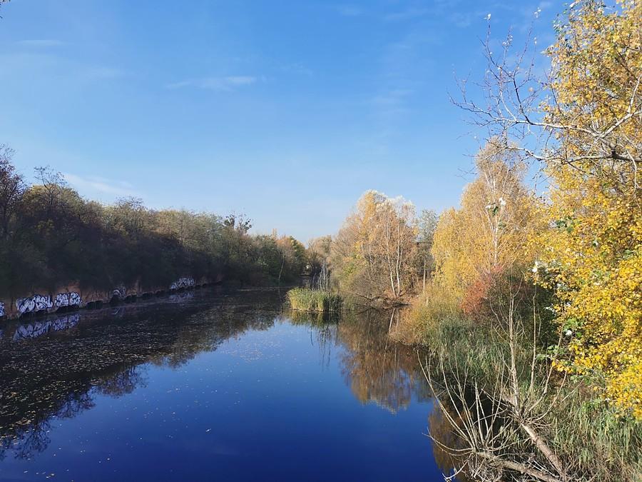 Fort Zbarż w entourage'u jesiennym