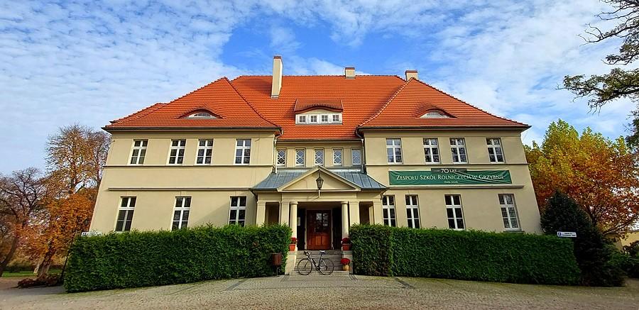 Pałac w Grzybnie