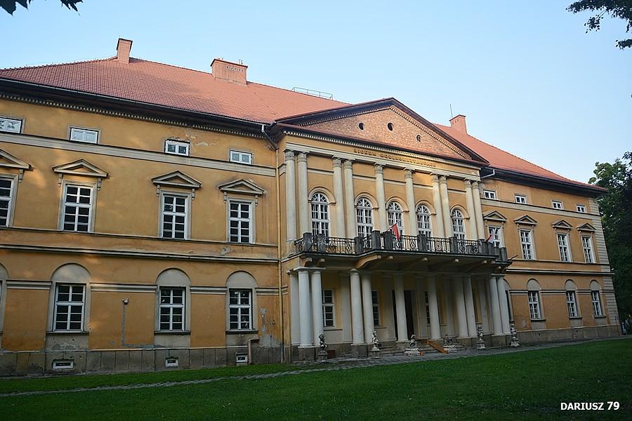 Radłów - Pałac z 1844 roku Henryka Skrzyńskiego