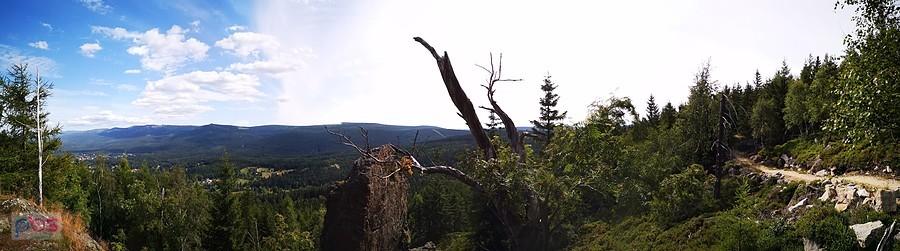 Panorama Karkonoszy widziana z singletracka nad Szklarską Porębą