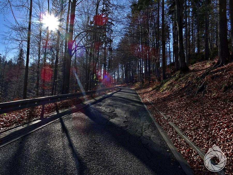 połamany asfalt podjazdu na Kubalonkę