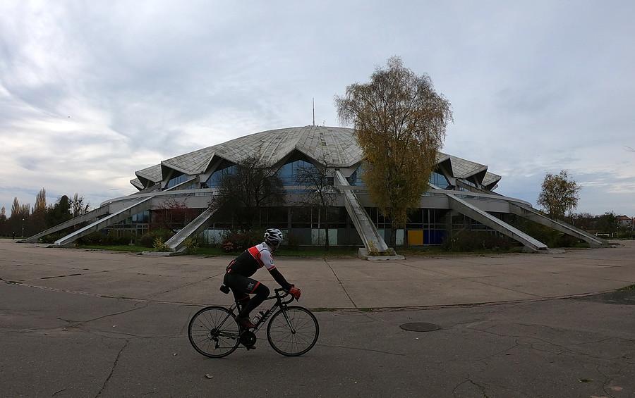 W ramach dokrętki do setki odwiedziłem Arenę, trochę już zaniedbaną