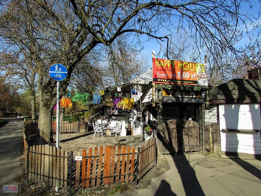 Slamsowata knajpka Tola na Polu Mokotowskim