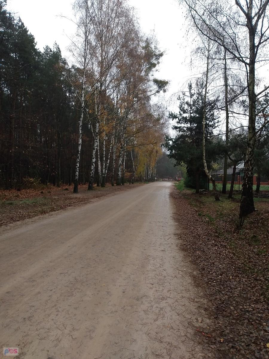Dalej jest ładna nowa szutrówka