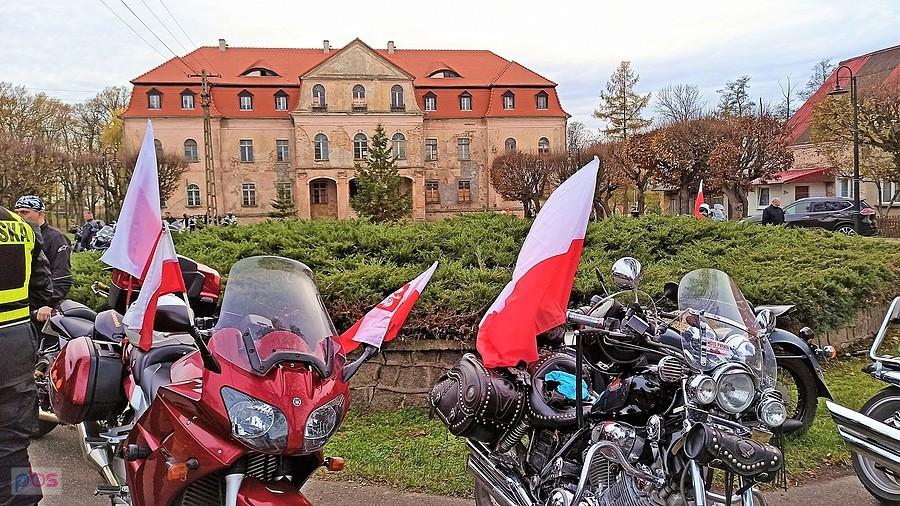 Zlot motocykli w Jerzmanowej podczas dorocznego Biegu Gęsi