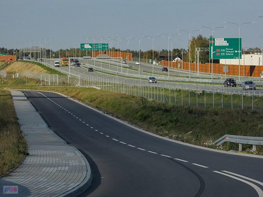 Droga techniczna pomiędzy Zamieniem, a Dawidami