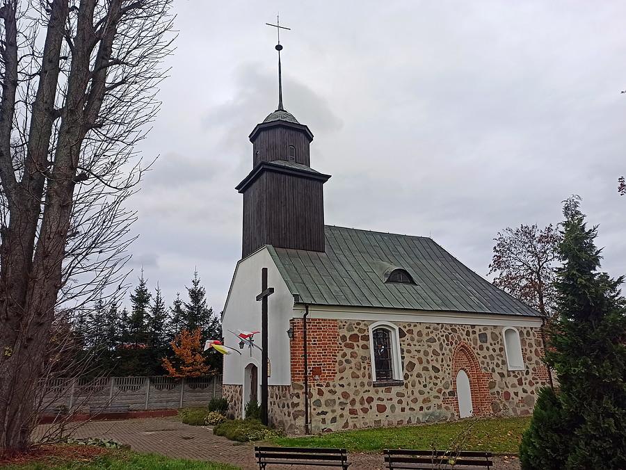 Wąwelnica - kościół.