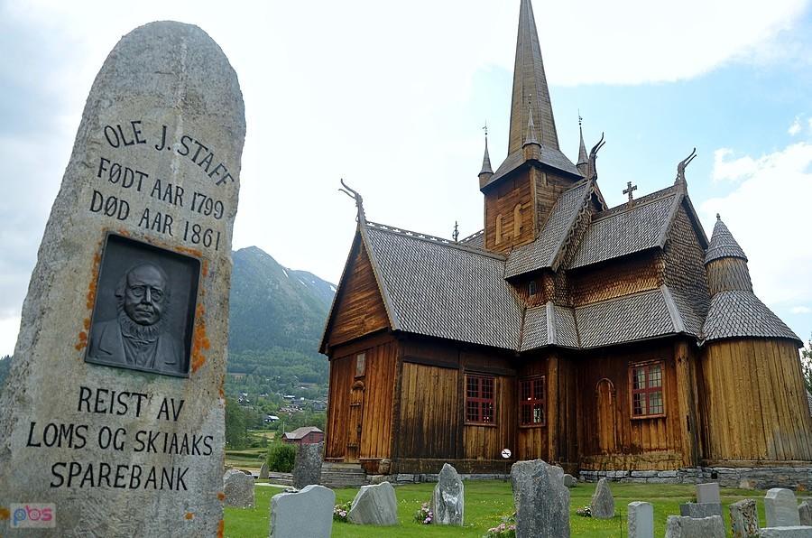 Stavkirke w Lom