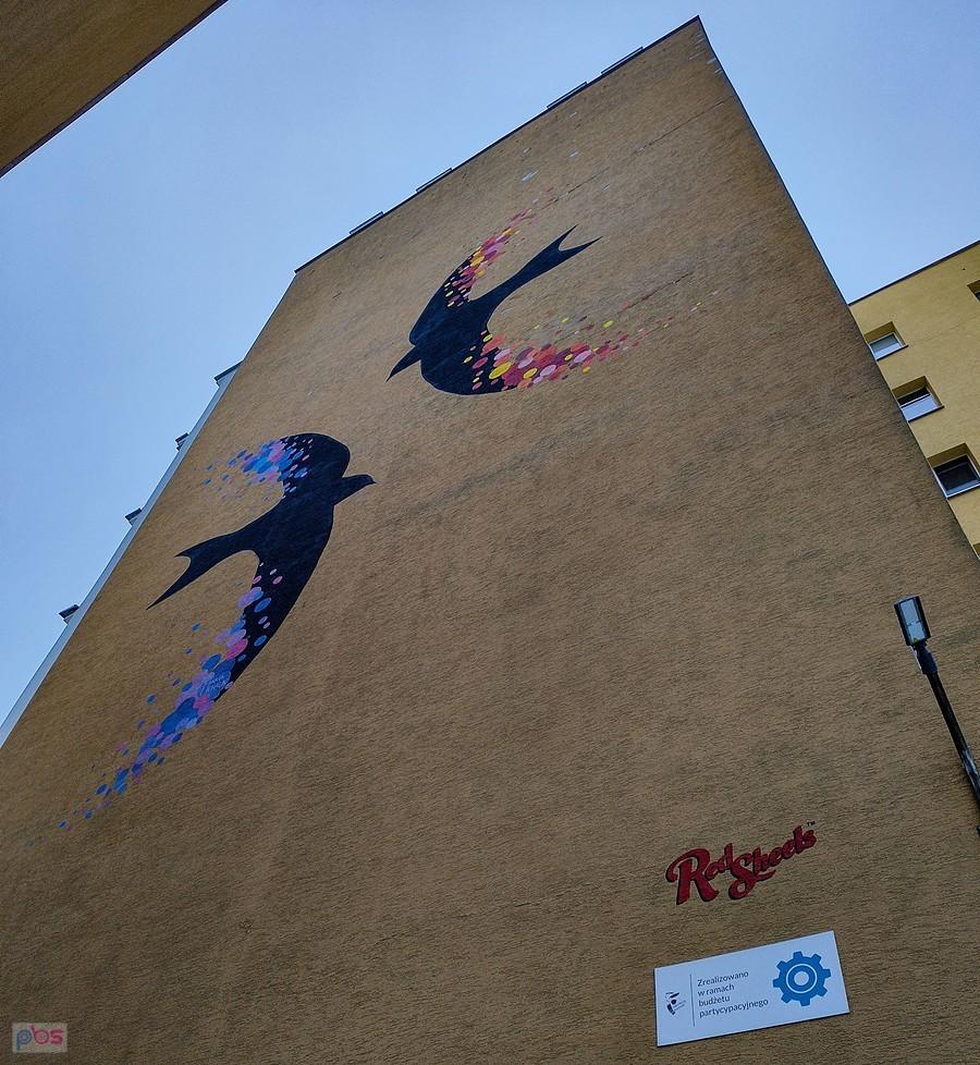 Mural z jerzykami