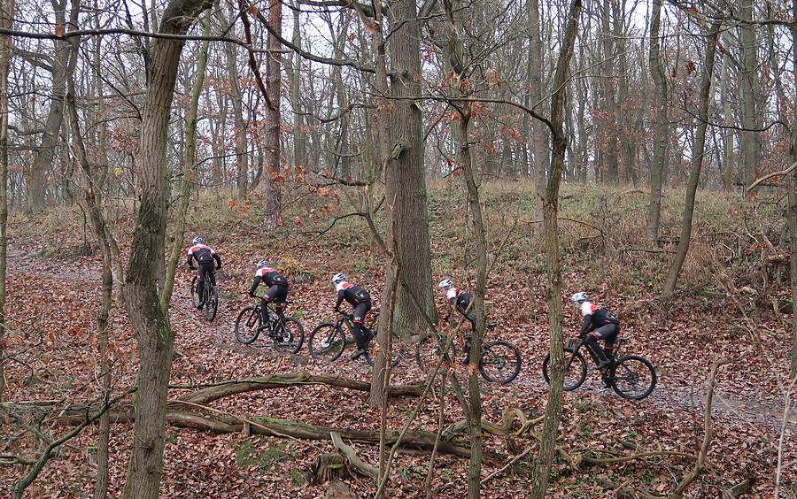 Esencja pureMTB na czarnym dymaczewskim z pięcioma JPbike'ami