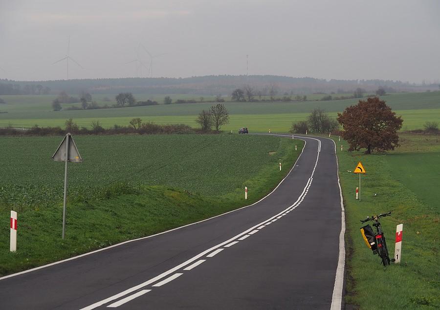 Między Kowalowem a Radowem