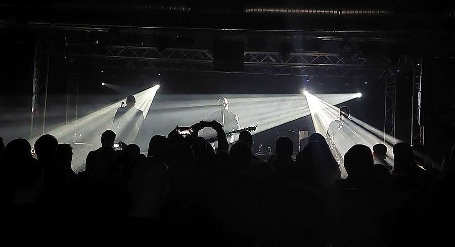Koncert ROME z oddali