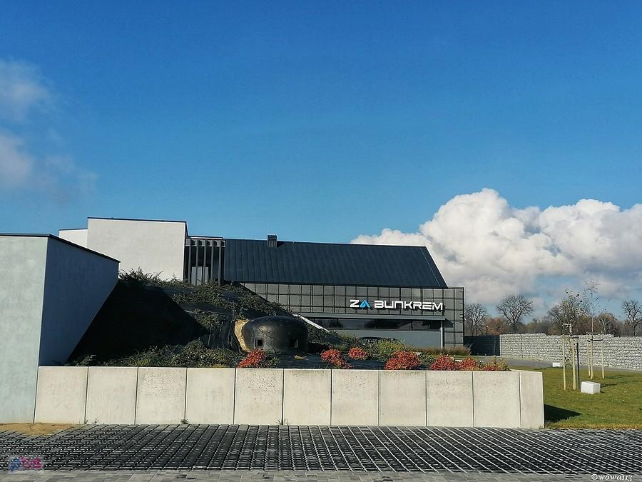 Poniemiecki beton obudowany polskim