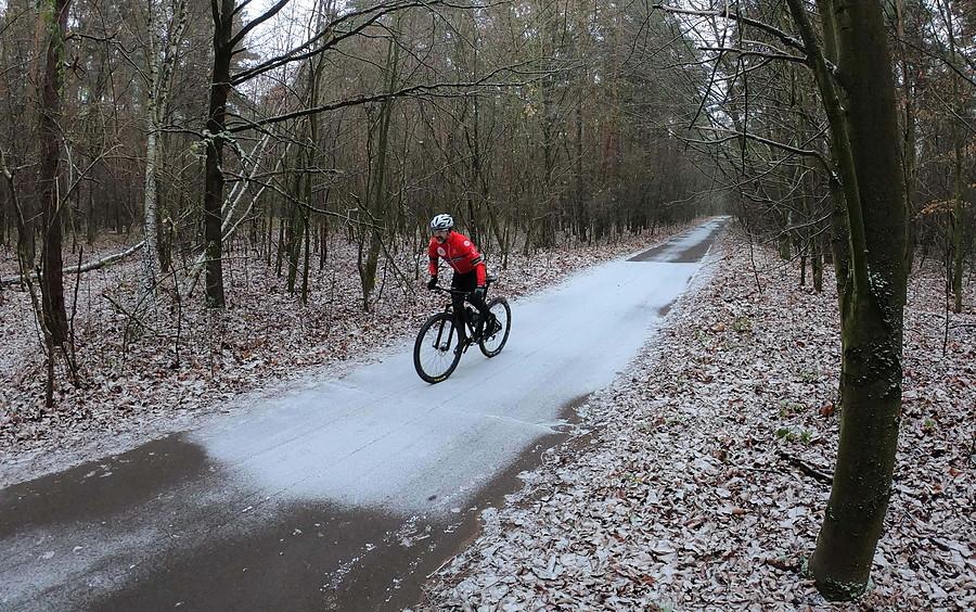 Dokumentacja śnieżnych warunków na ul. Spacerowej