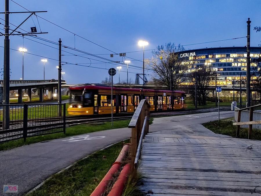Tramwaj rusza z pętli Wyścigi