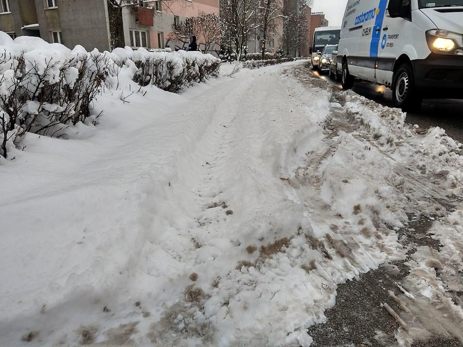 Ciągnikiem na skróty po DDR, jednak śniegu nie odgarniamy