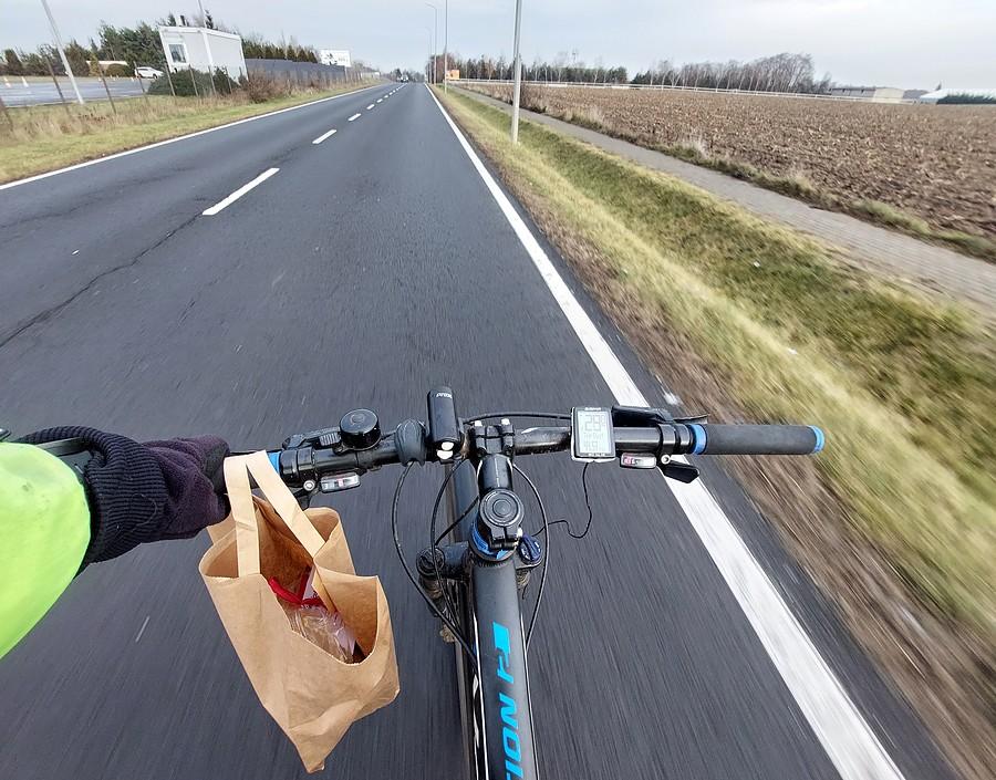 Bawię się w cargo, niczym emeryt :)