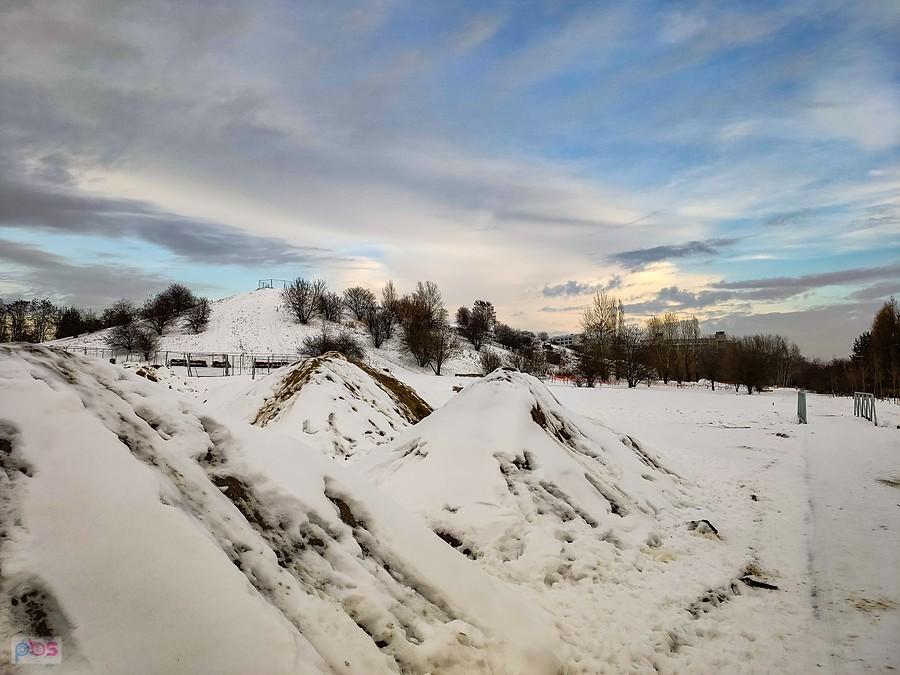Budowlany rozgardiasz pod Kazurką zamaskował śnieg