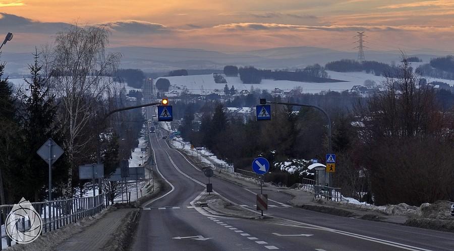 prościutka i pofalowana droga na Miejsce Piastowe