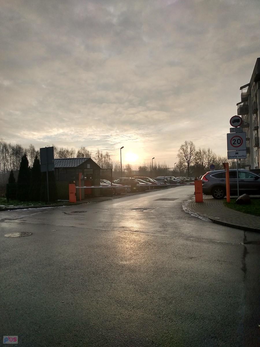 Przez moment nawet zaświeciło słońce