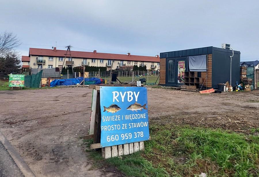 Tu proszę nie kupować. Cham rządzi tym przybytkiem.