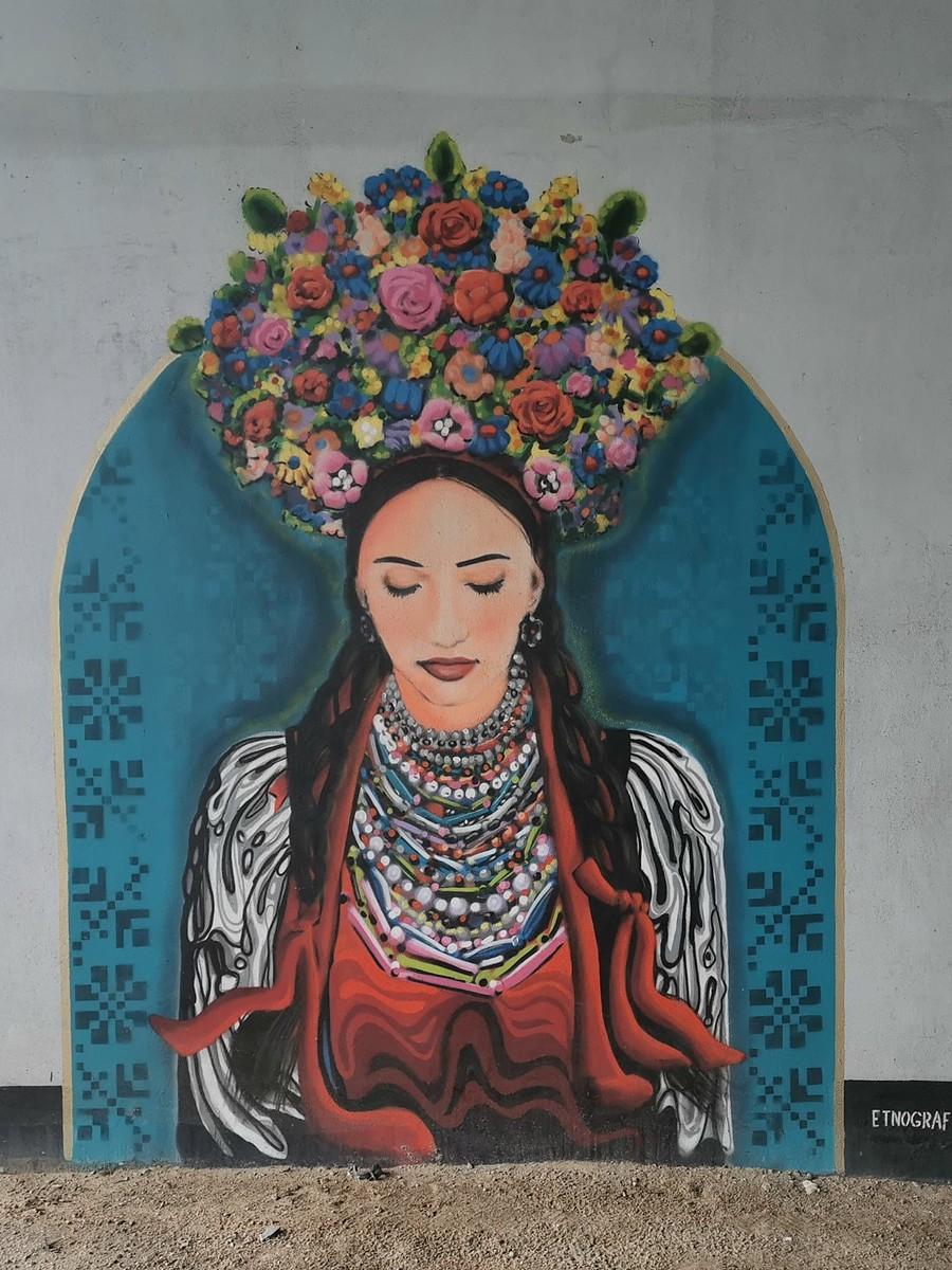 Ukrainka w stroju ludowym