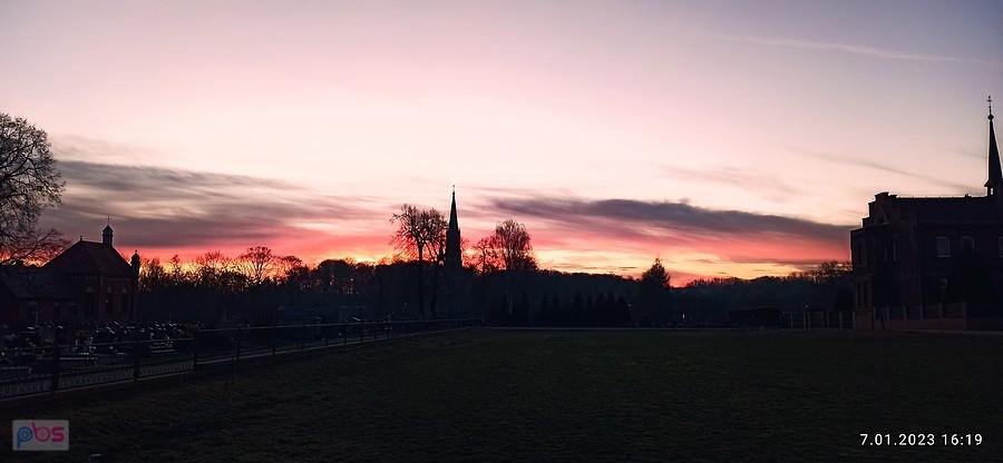 Zachód słońca w Miechowicach.