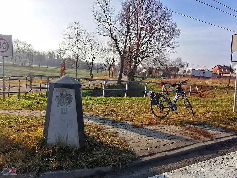 Historyczny słupek w Brzezince