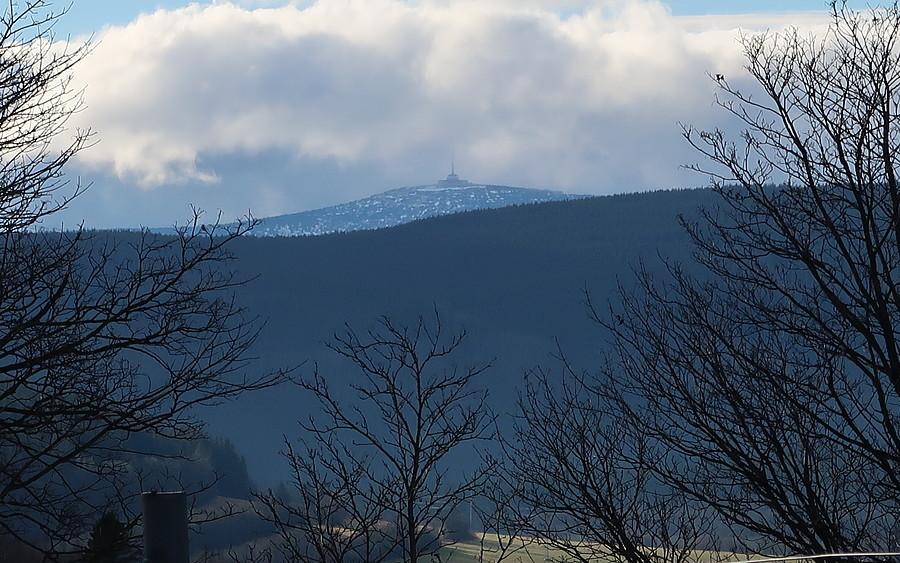Tam w oddali Pradziad (1491m)