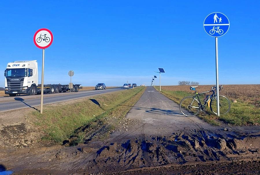 Droga błocko-rowerowa w Żernikach