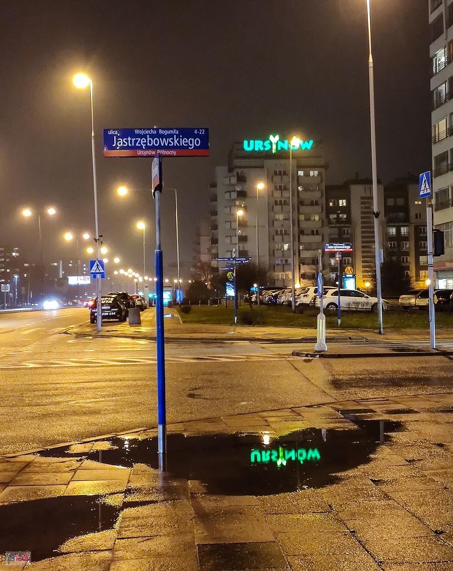 Przynajmniej się nie kurzy