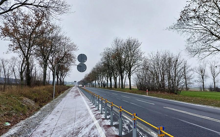 Cały urok, czyli przekleństwo, śmieszek w PL