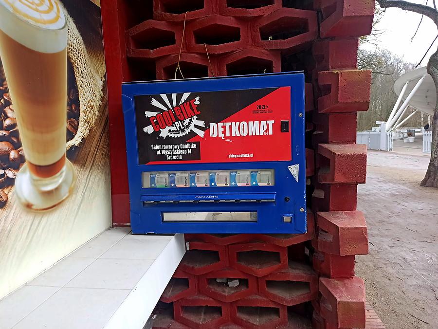 Dętkomat urządzenie przy Amfiteatrze.