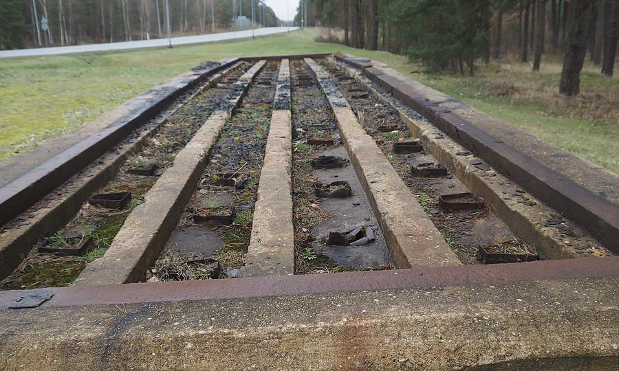Zapora drogowa, gniazda do wstawiania odcinków szyn