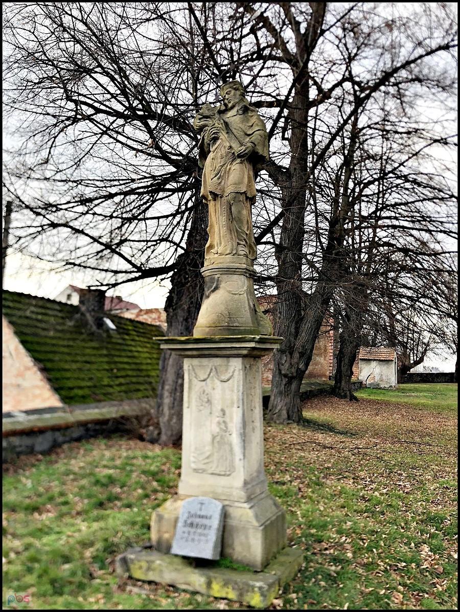 Św. Jan Nepomucen w Starym Wiązowie