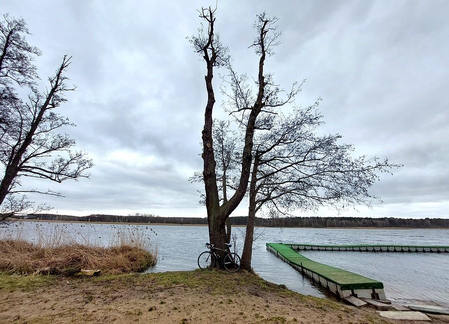 Zachmurzona plaża w Lusowie