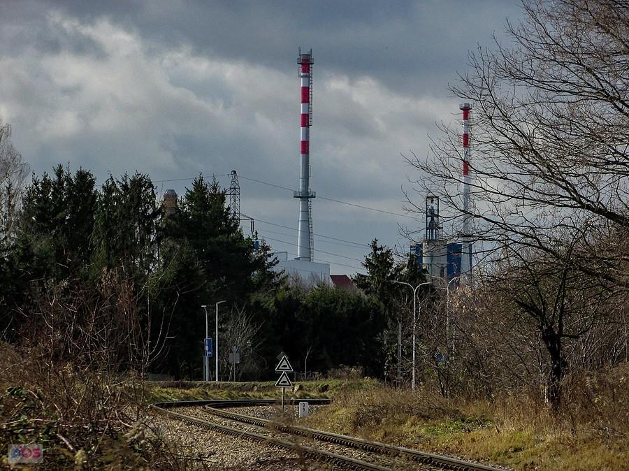 Kominy na terenie dawnych zakładów Thomson Polkolor
