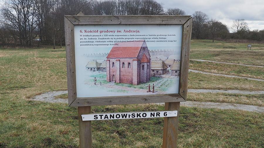 Stanowisko na którym odkryto ślady kościółka grodowego.
