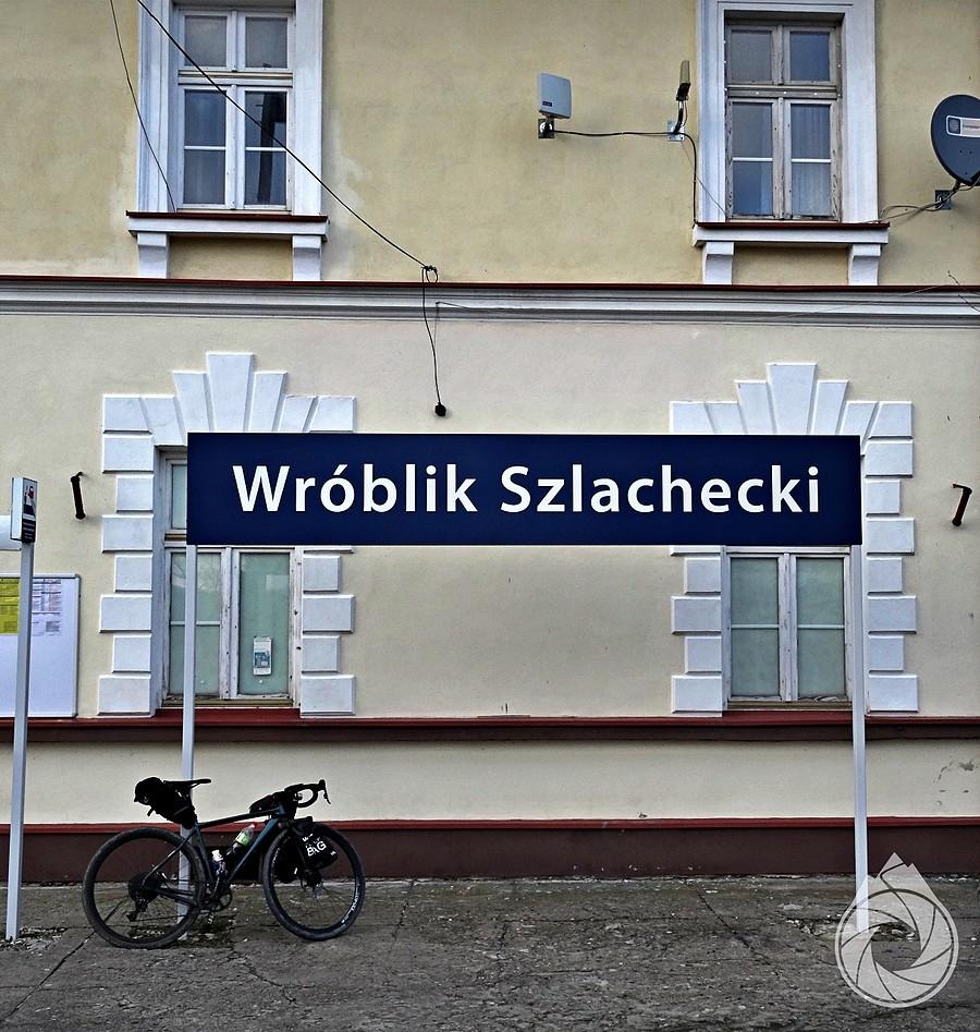 stacja Wróblik Szl., poczekalnia z przewiewem