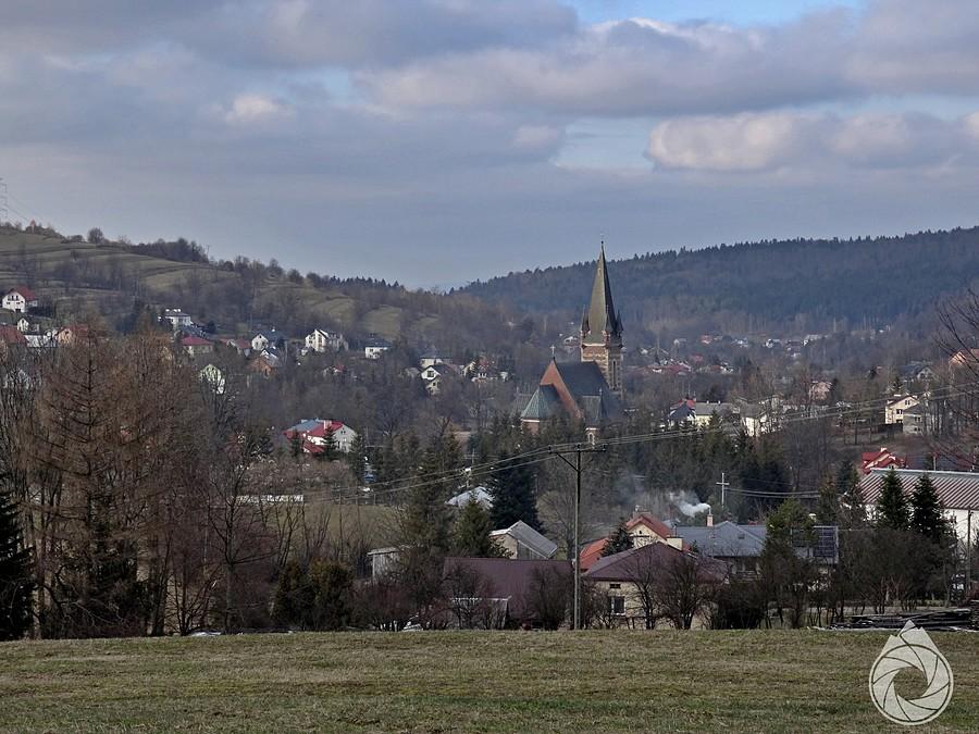 dolina z Lubatową w dolinie