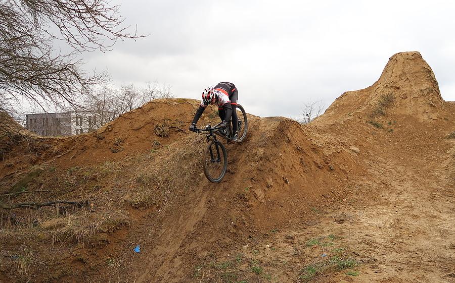 Na tych górkach technikę MTB można solidnie potrenować