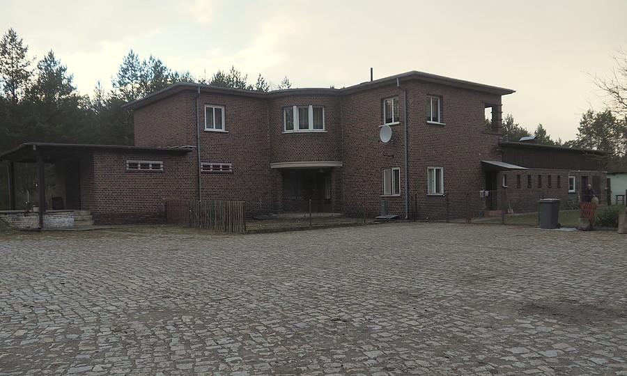 Dawna stacja kolejowa w Murzynowie.