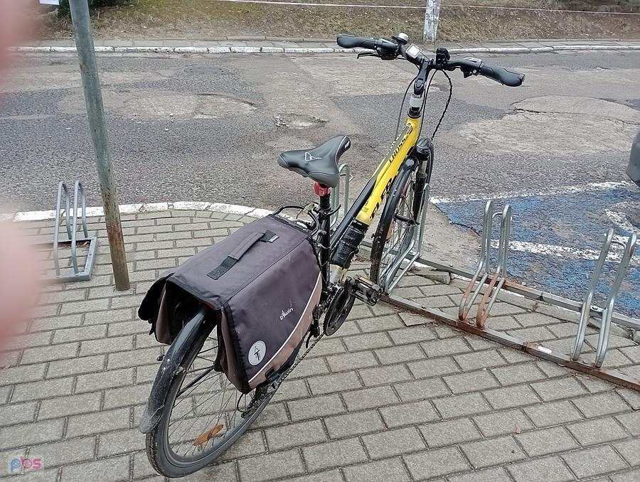 Na parkingu