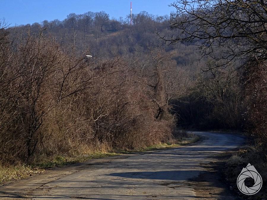 jeszcze kilka zakrętów podjazdu, już widać przekaźnik