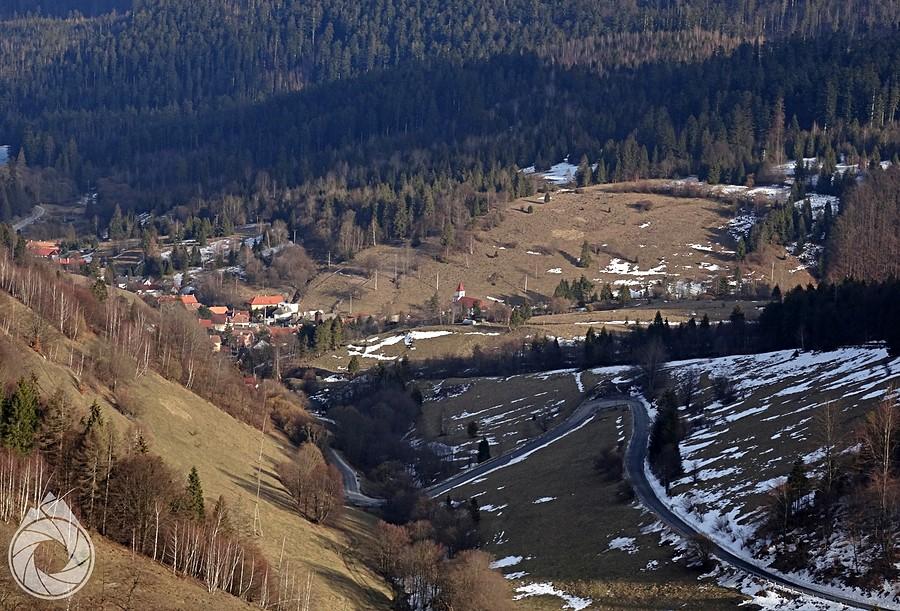 spojrzenie na początek podjazdu na sedlo z Uhornej
