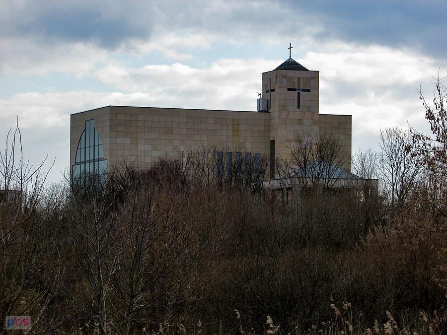 Kościół na ul. Kokosowej budowany był kilkanaście lat