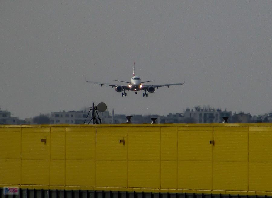 Ląduje embraer Austrian Airlines
