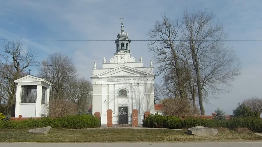 Klasycystyczny kościół prafialny Świętych Męczenników Jana i Pawła w Mikołajewie (1815 rok)